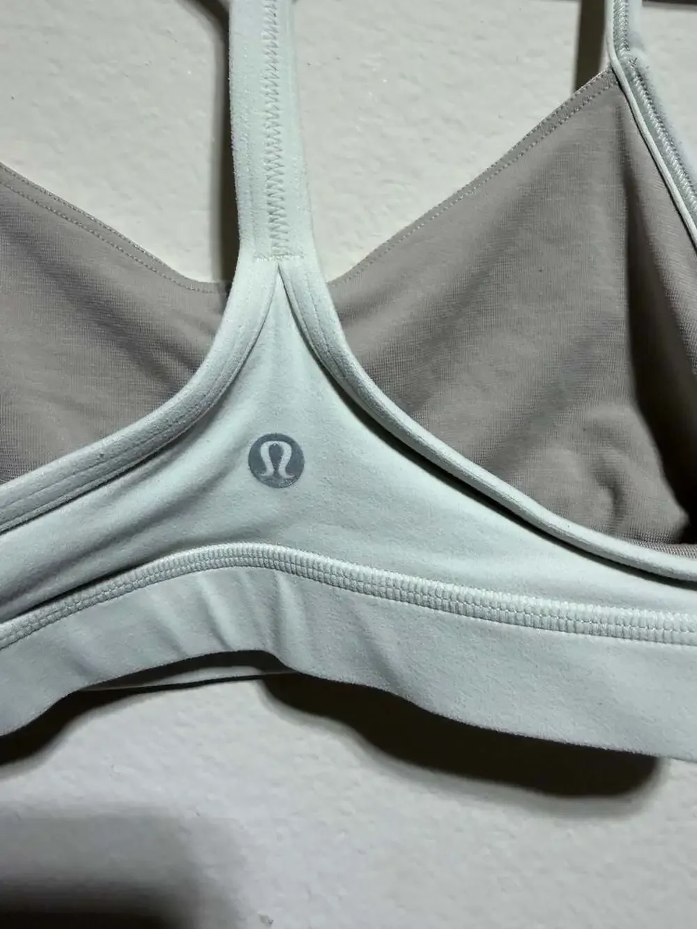 lululemon athletica Flow Y Bra Nulu Cross Back Sports Bra White Size 2